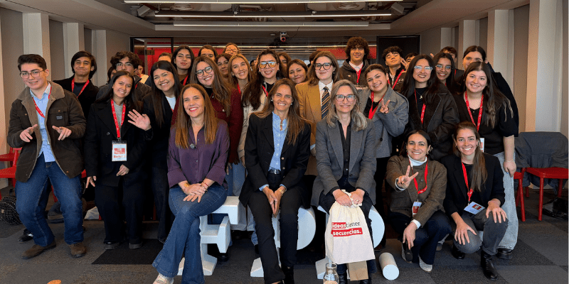 Más de 60 personas participaron del curso «Mujeres al frente: Liderazgo, libertad y futuro de Chile»