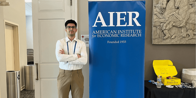 Bastián Romero participa en seminario sobre liberalismo clásico en Estados Unidos