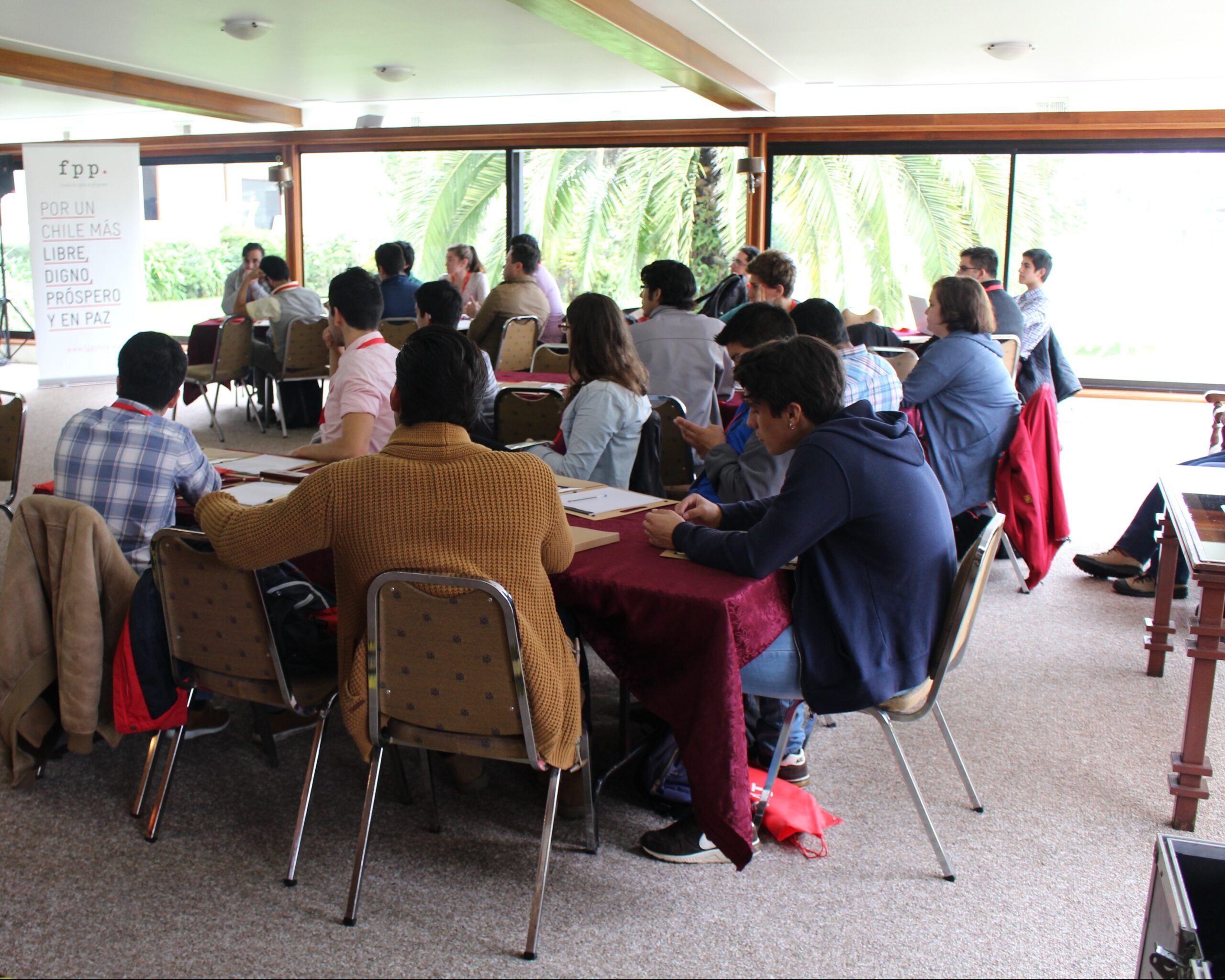 Con gran éxito terminó el curso Ideas y política en Valdivia